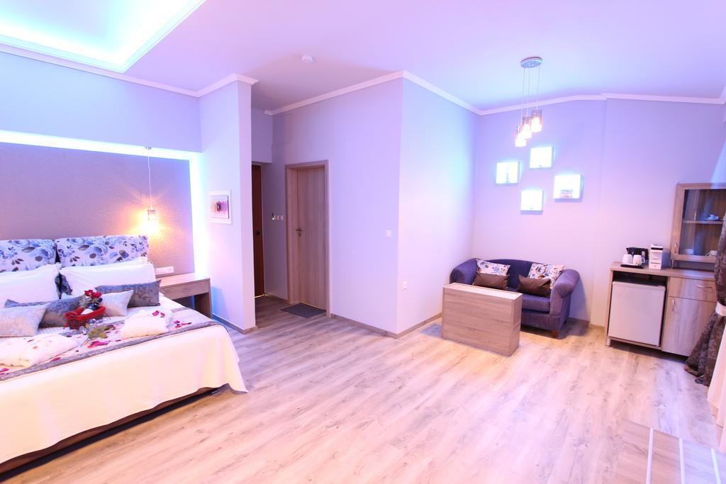 Hotel Mallas Nea Kallikrateia Exterior photo